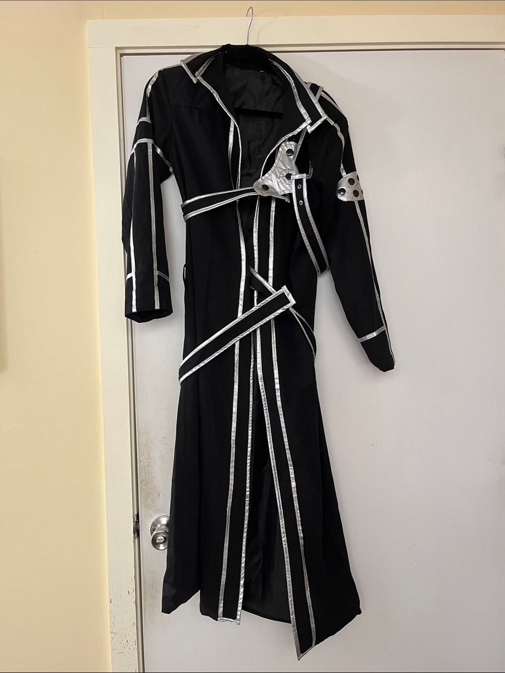 Kirito Cosplay Sword Art Online Costume Black Silver-Trim Long Sleeve Trench 2PC